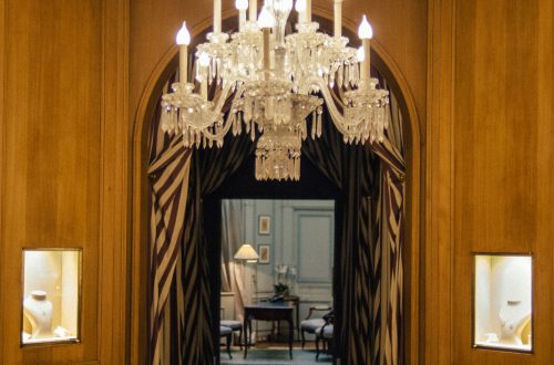 Rumah Perhiasan Paris Mengeluarkan Jam Tangan Baru